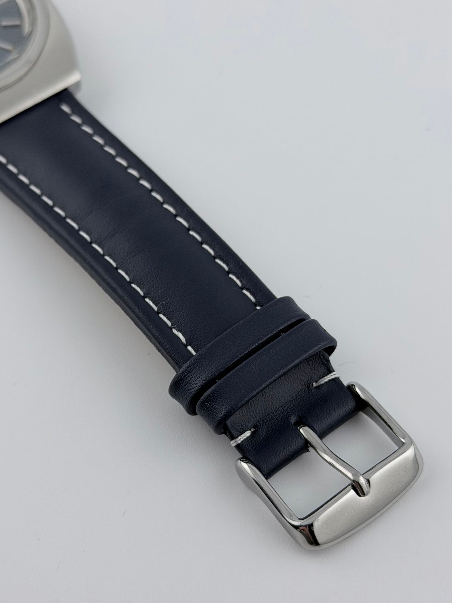 Omega Megaquartz 32 Khz 196.0030 - Rare Blue Dial
