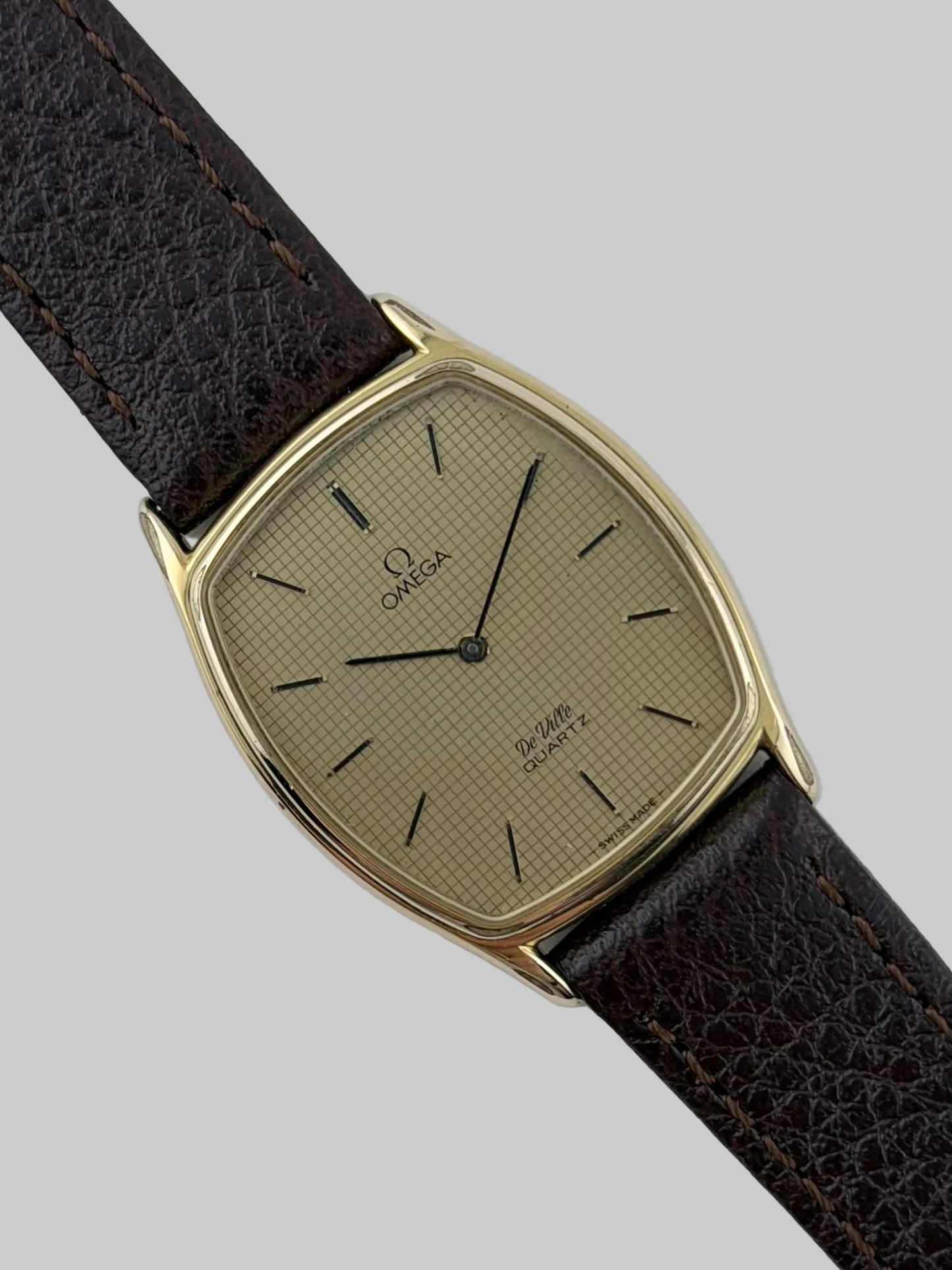 Omega DeVille Tonneau Quartz 191.0100 - Honeycomb Pattern Dial