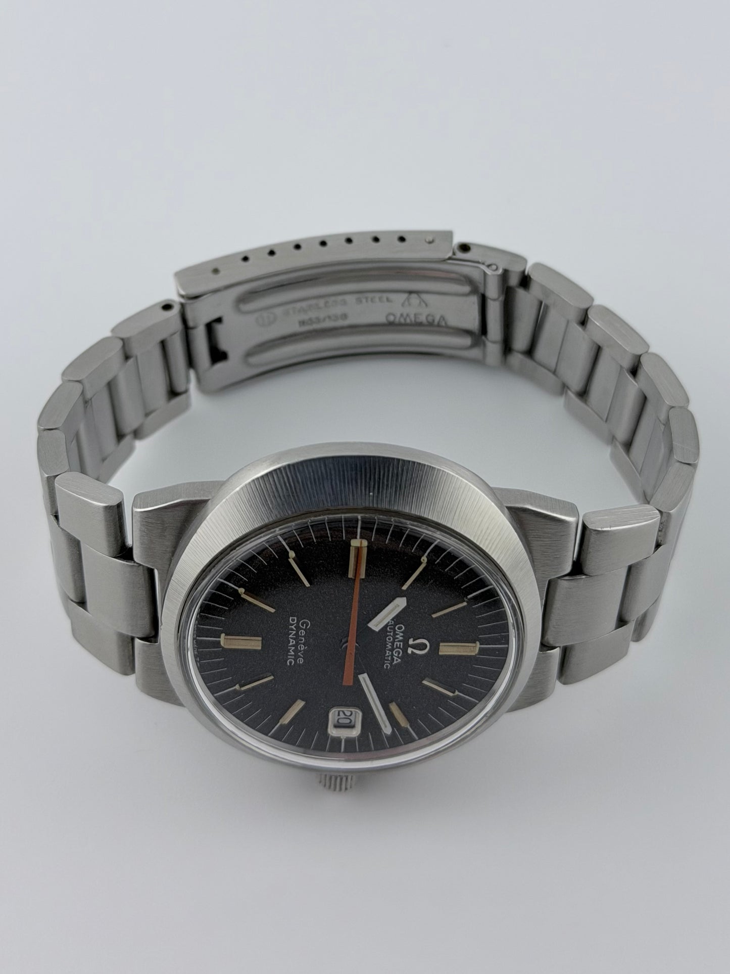 Omega Geneve Dynamic Automatic Date 166.039