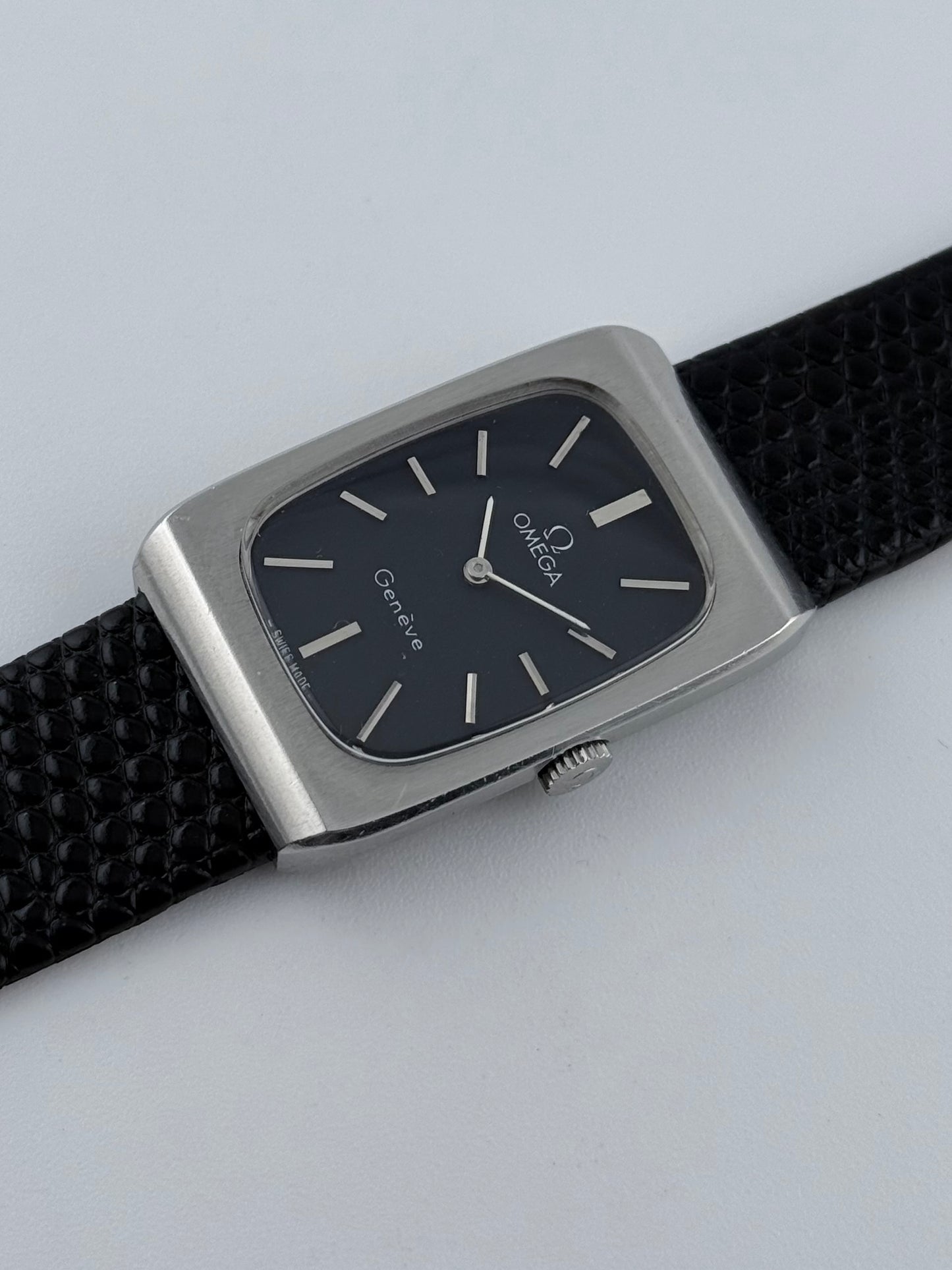 Omega Geneve Tank Manual Wind 511.0469 - Black Dial