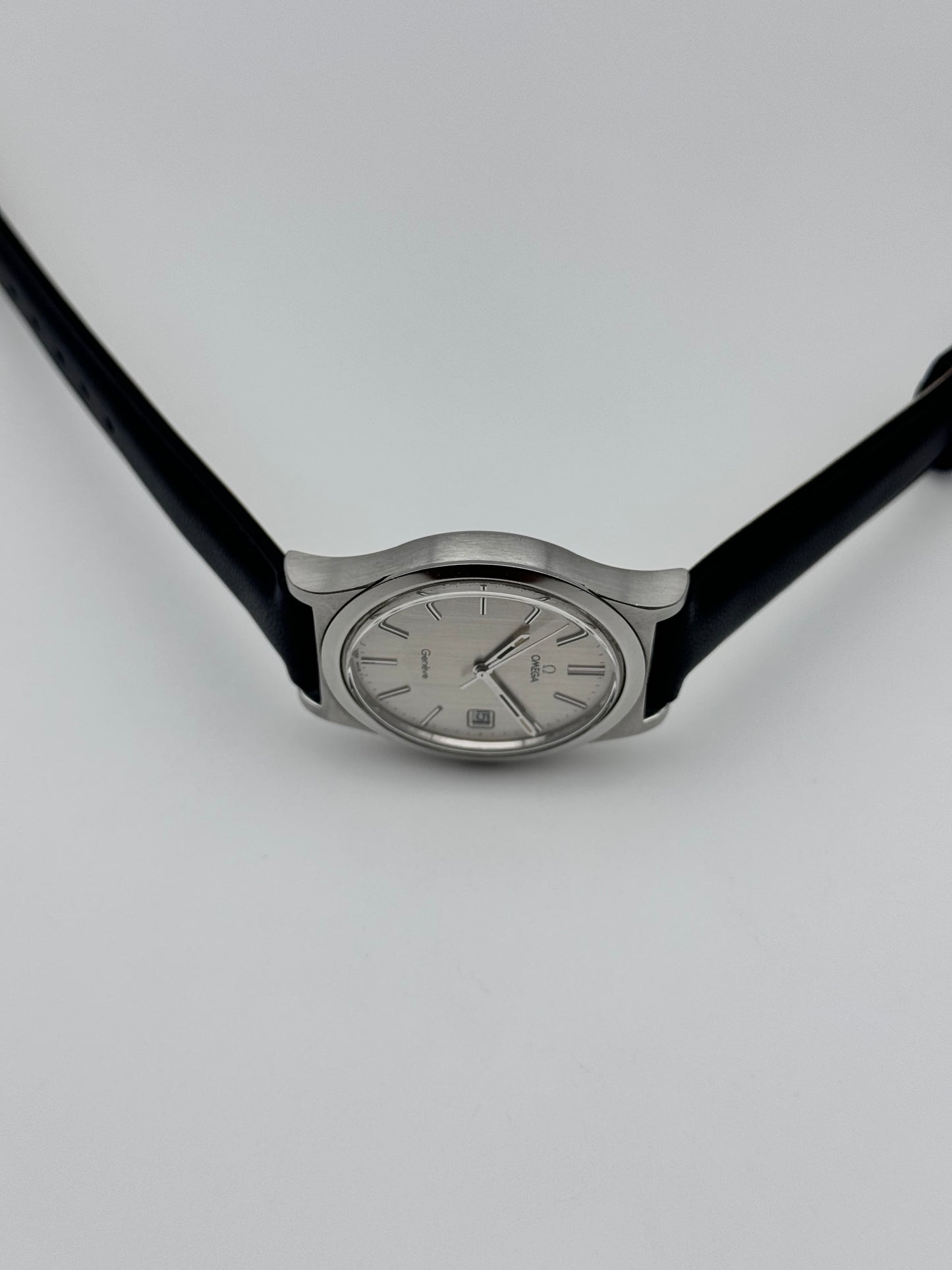 Omega Geneve Manual Wind Date - 136.0102