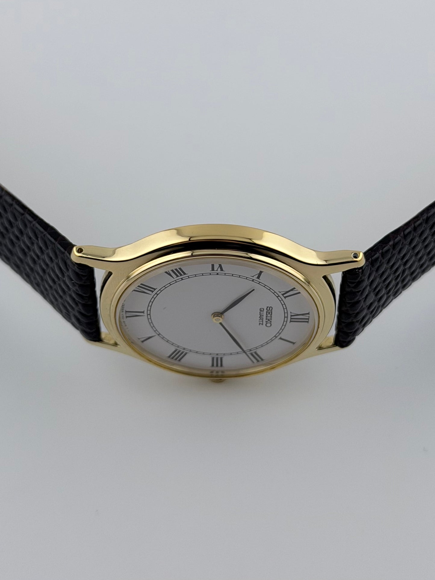 Seiko Quartz V700-8A10