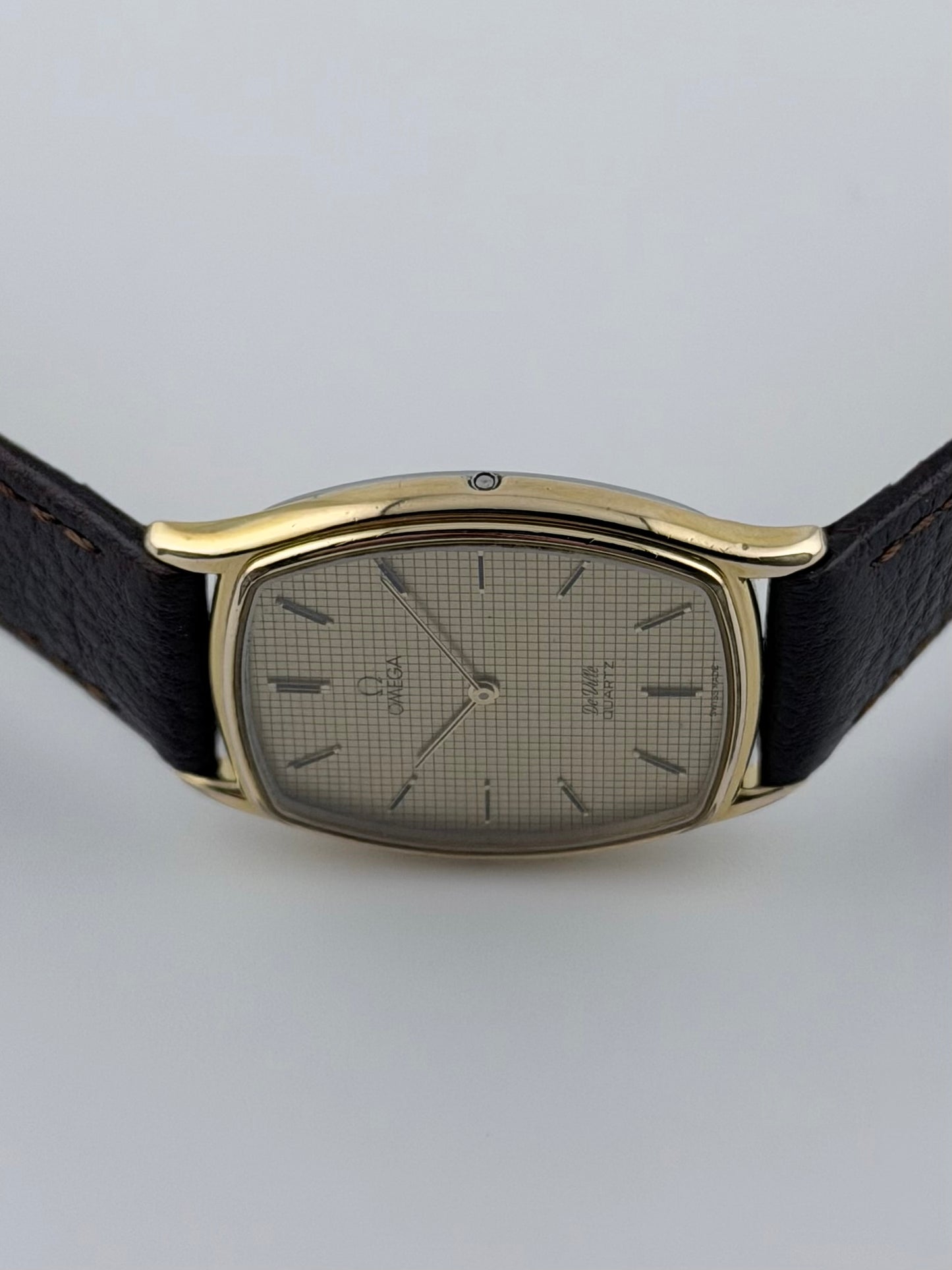 Omega DeVille Tonneau Quartz 191.0100 - Honeycomb Pattern Dial