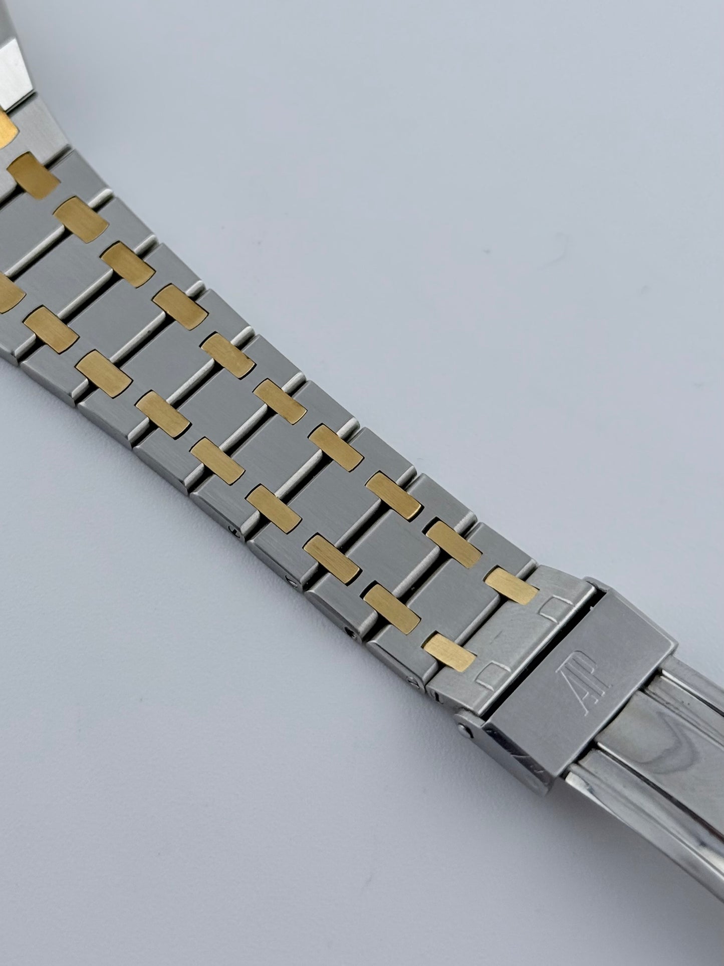 Audemars Piguet Royal Oak Jumbo - 56005 SA - Box and Papers