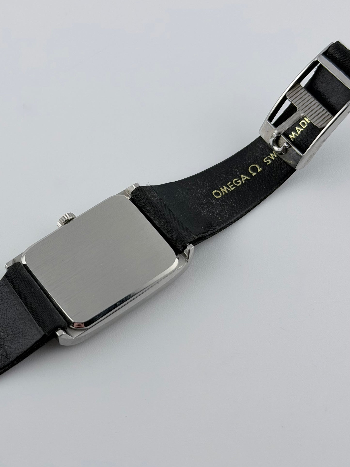 Omega Geneve Tank Manual Wind 511.0470 - Box and Papers