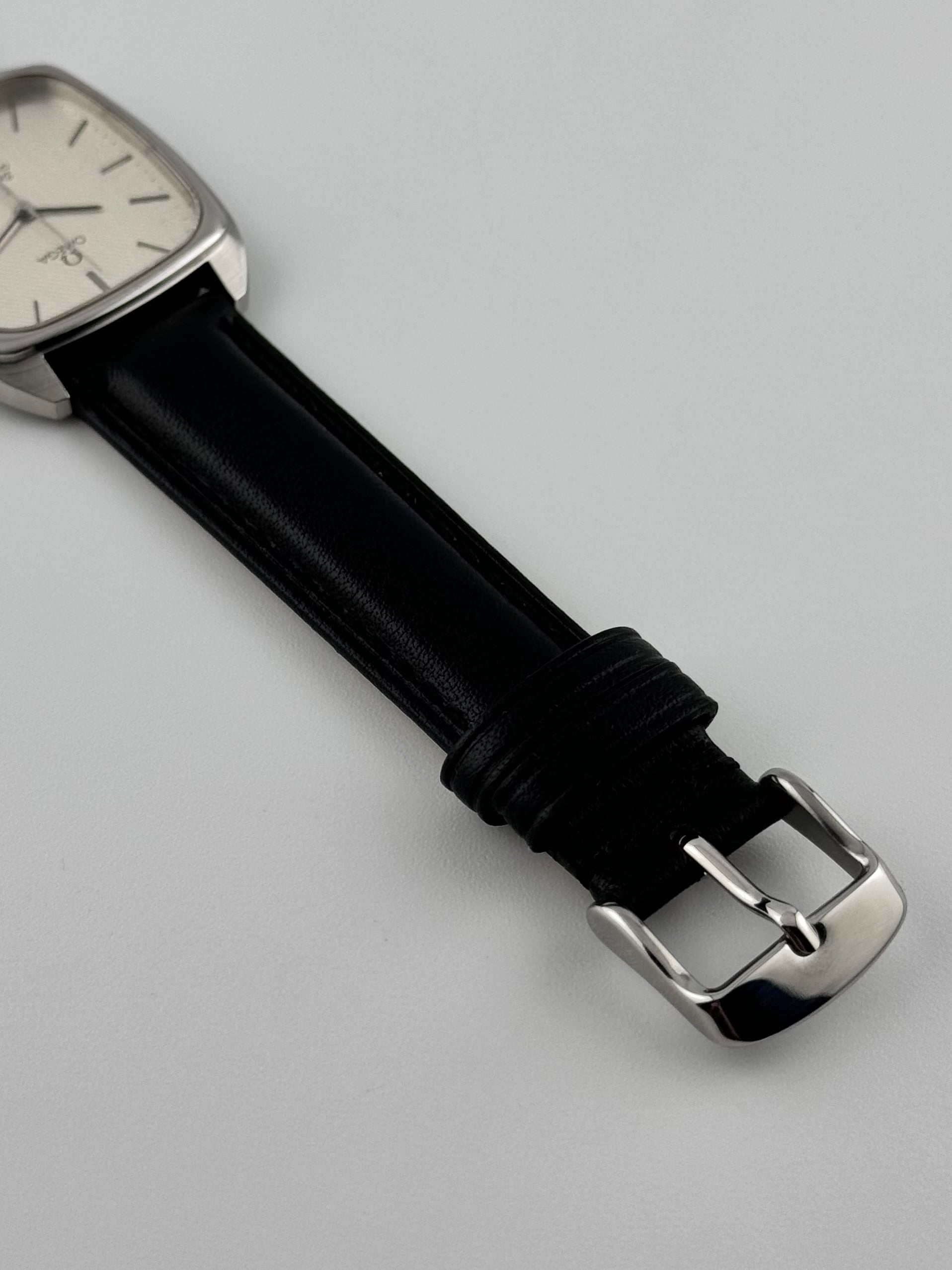 Omega De Ville Tank Quartz Date - Textured Dial - 192.0042 – The