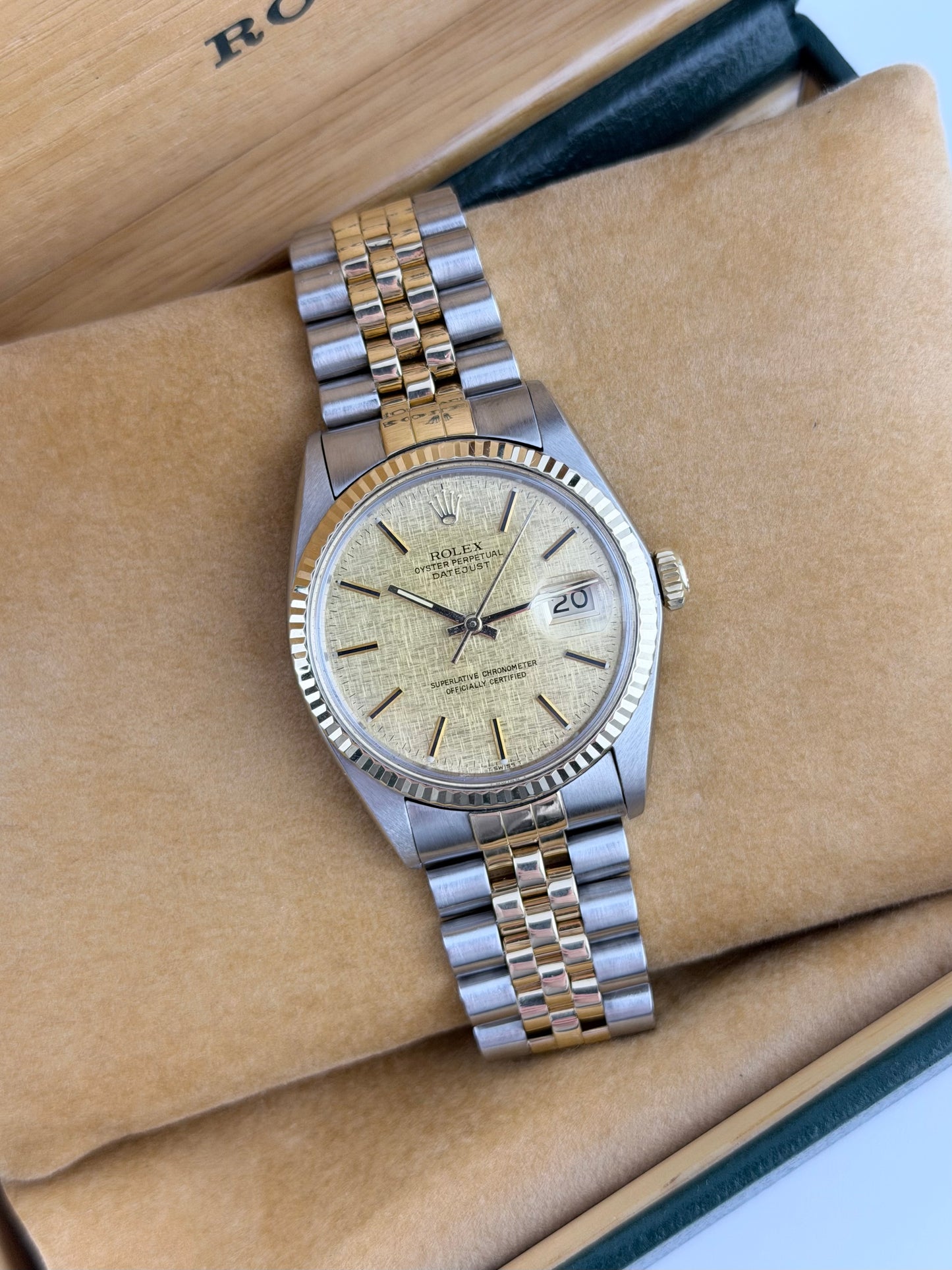 Rolex Datejust Oyster Perpetual Two-Tone - 16013 - Linen Dial - Exceptional Condition