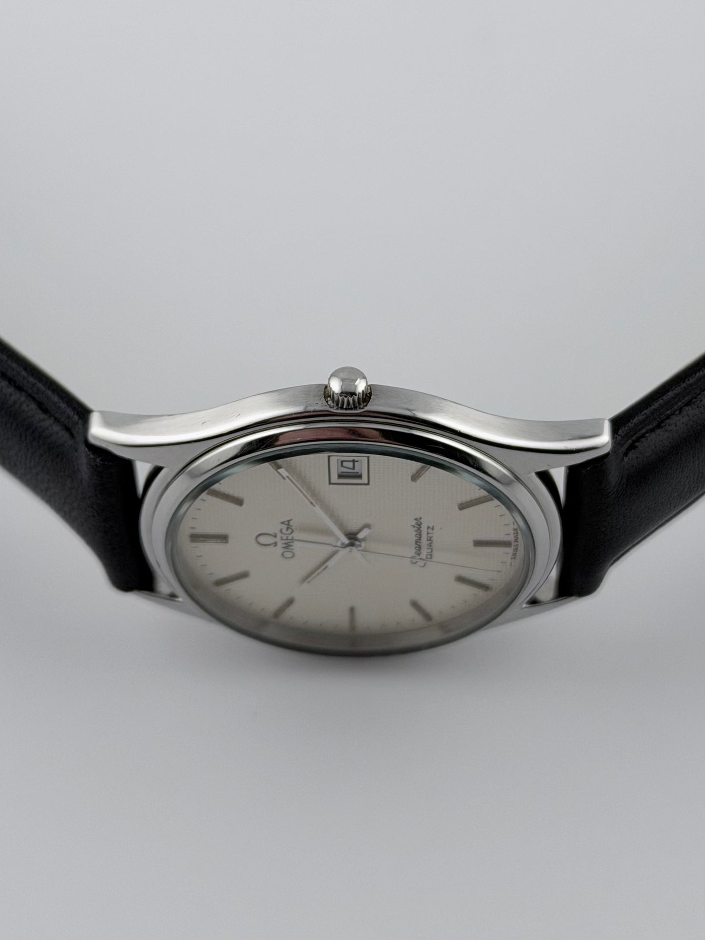 Omega Seamaster Quartz Date 196.0251 Hobnail Dial