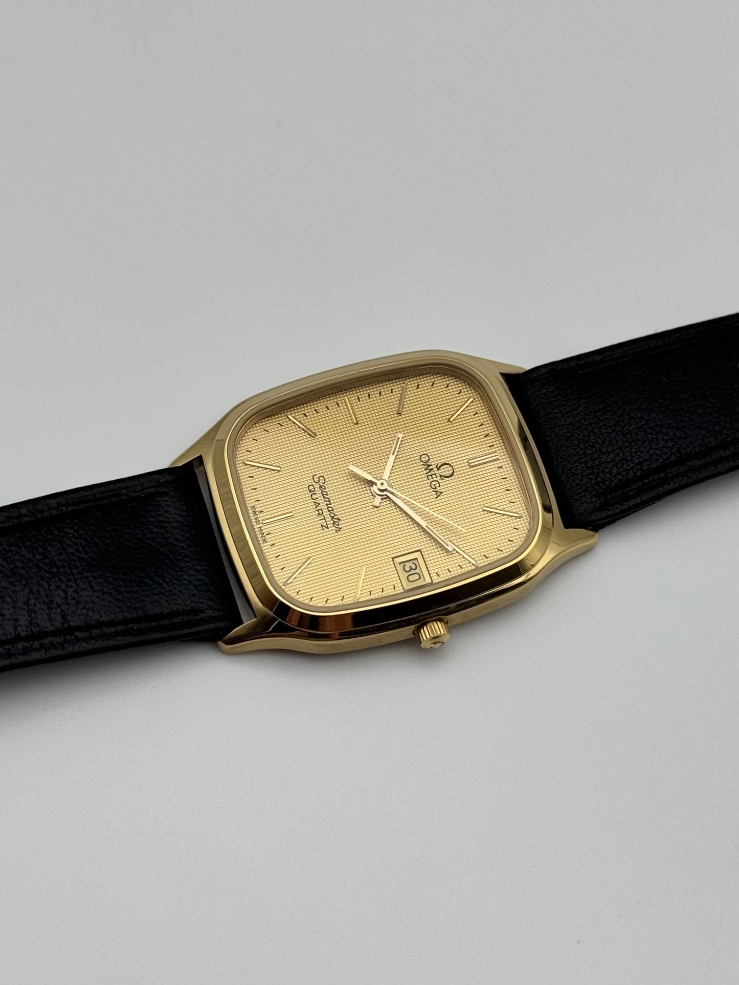 Omega Seamaster Tank Quartz Date - Original Box, Strap & Buckle - 196.0237