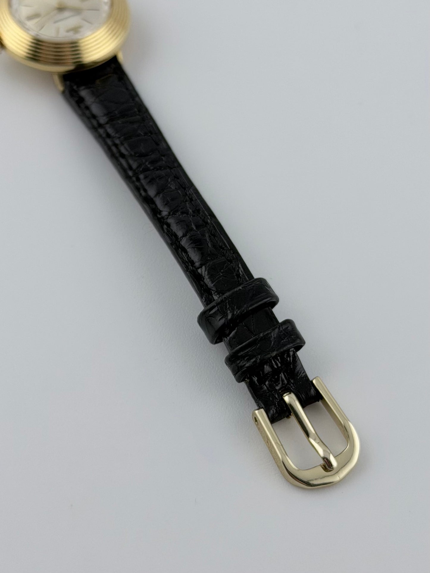 Jaeger LeCoultre Manual Wind 18kt Gold - Rare Decorated Disco Volante - Ladies