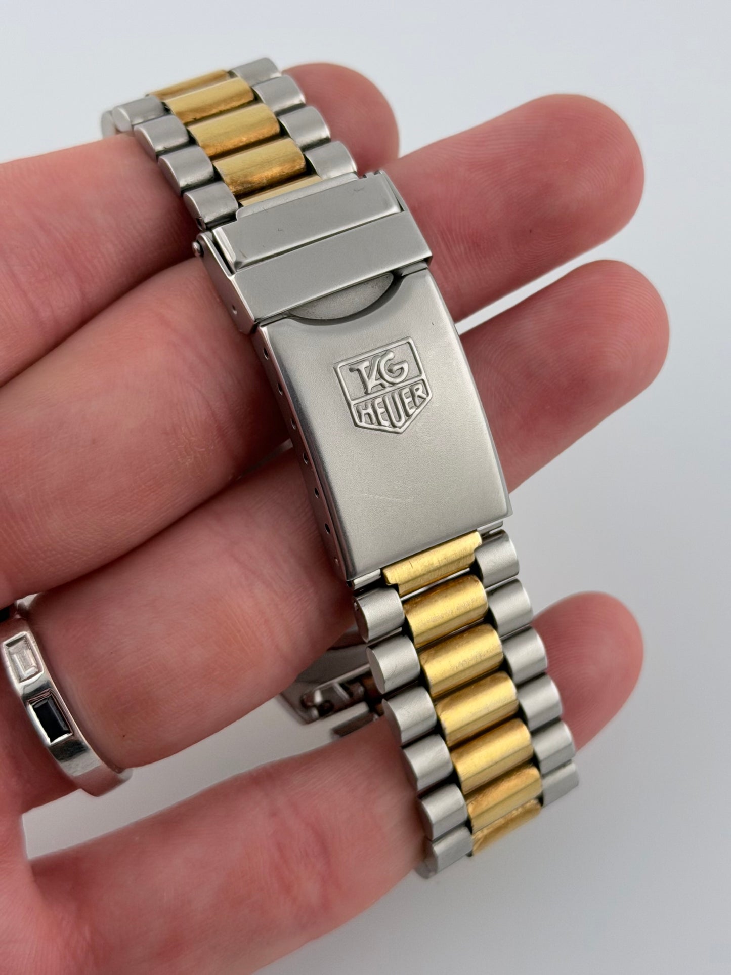 Tag Heuer Professional 3000 Quartz Date - 934.213