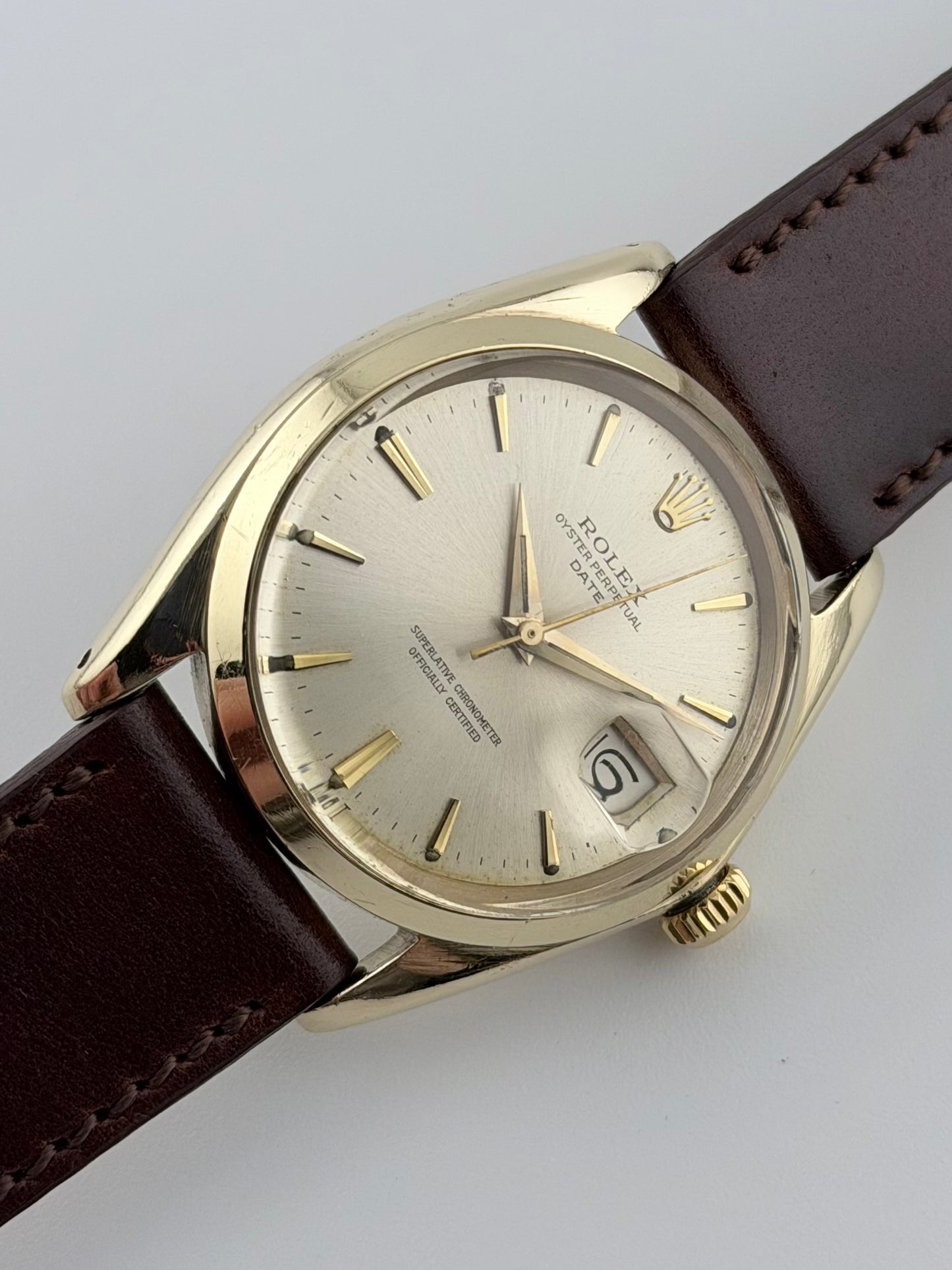 Rolex Oyster Perpetual Date Automatic - 1500 - Solid 9ct Gold