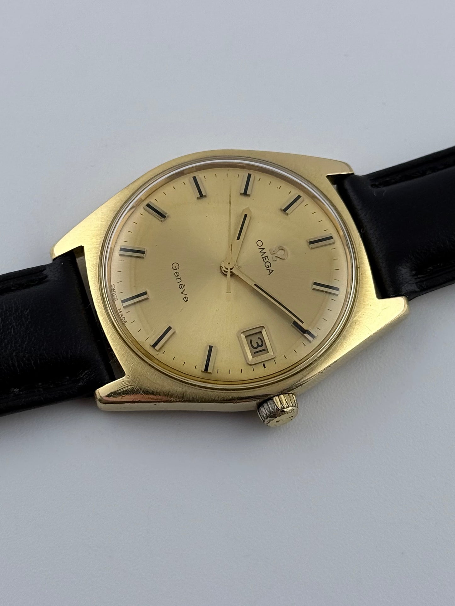 Omega Geneve Date Manual Wind 136.041 - Box and Papers