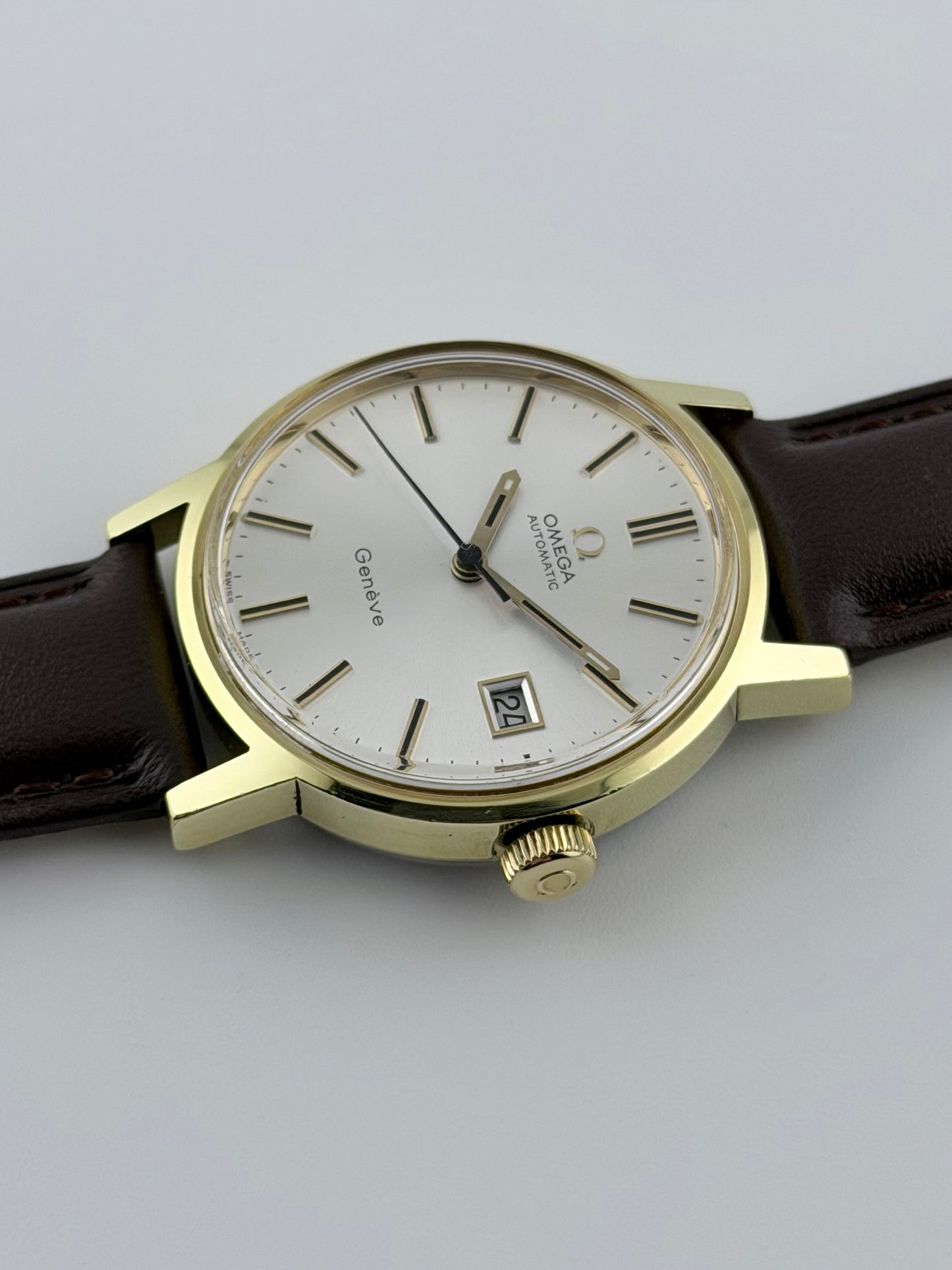Omega Geneve Automatic Date 166.0098 - Box and Papers.