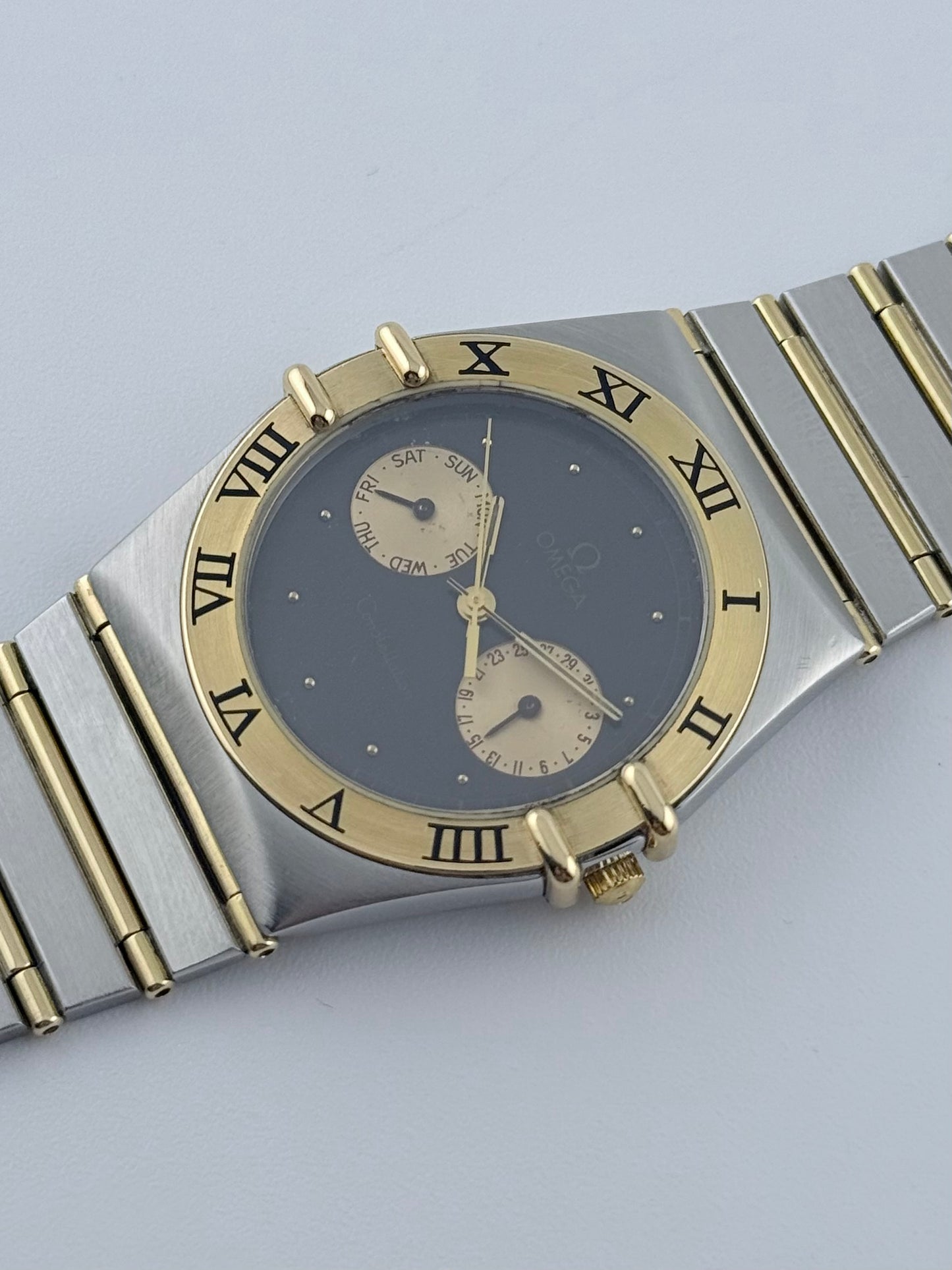 Omega Constellation Quartz Day Date 396.1070 - Original Box & Receipt