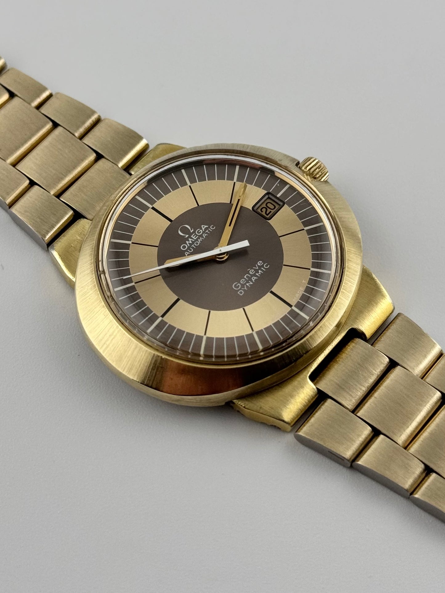 Omega Geneve Dynamic Automatic 166.039 - Box and Papers