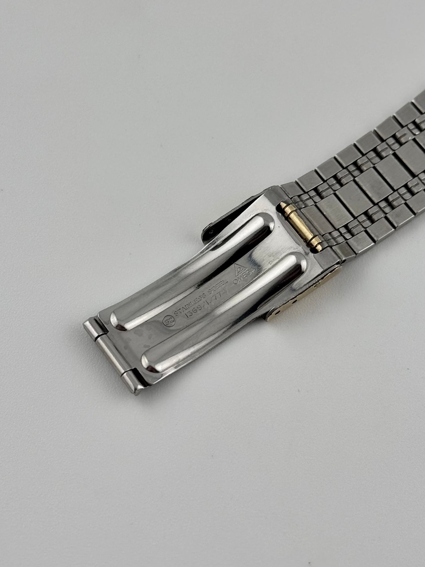 Omega Seamaster Tank Quartz Date - Original Bracelet - 196.0239