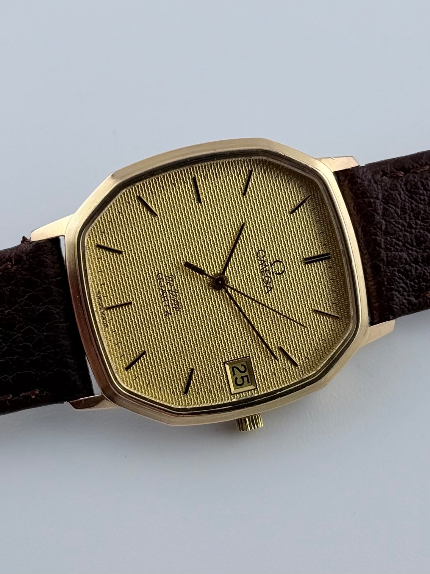 Omega De Ville Tank Quartz Date - 192.0048 - Textured Dial