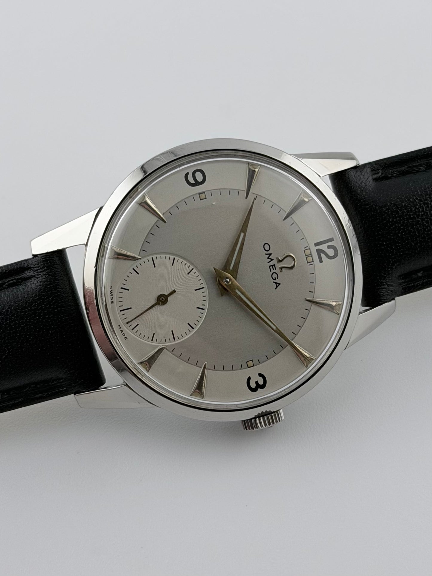 Omega Manual Wind - Sub Seconds - 2495-17