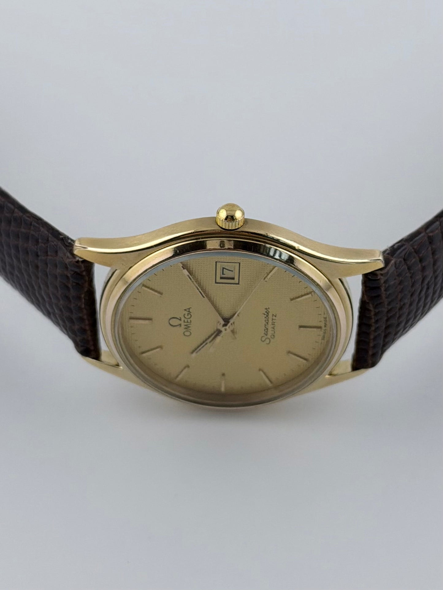 Omega Seamaster Quartz Date 196.0251 Hobnail Dial