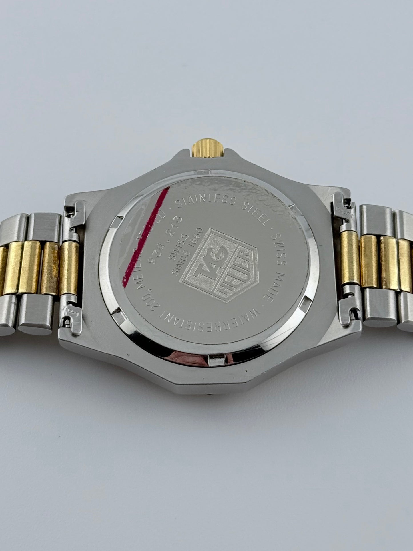 Tag Heuer Professional 3000 Quartz Date - 934.213