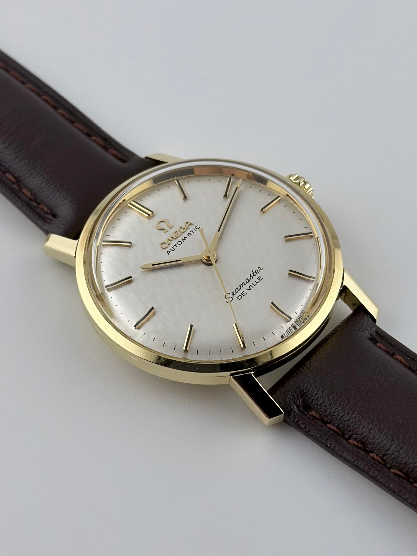Omega Seamaster De Ville Automatic Fishscale Dial - 18ct Gold - 165.5020 - Box and Papers!
