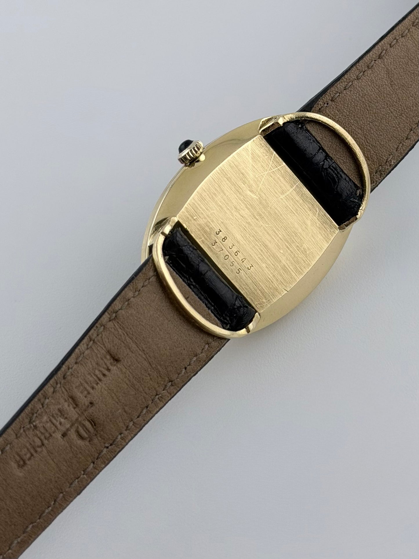 Baume Mercier Geneve Baignoire Manual Wind - 37055 - solid 18ct Gold