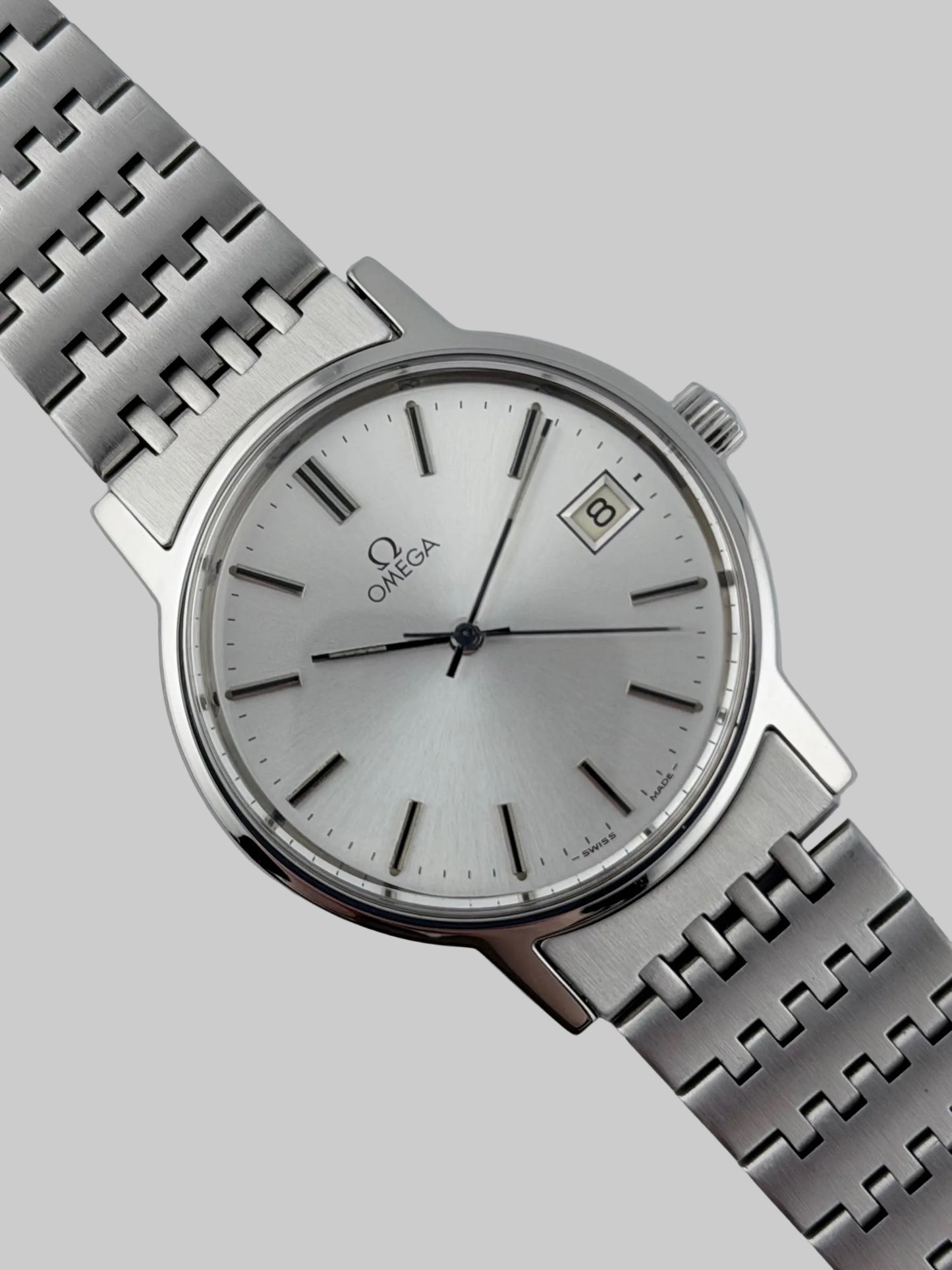 Omega Date Manual Wind 136.0104 - Original Bracelet