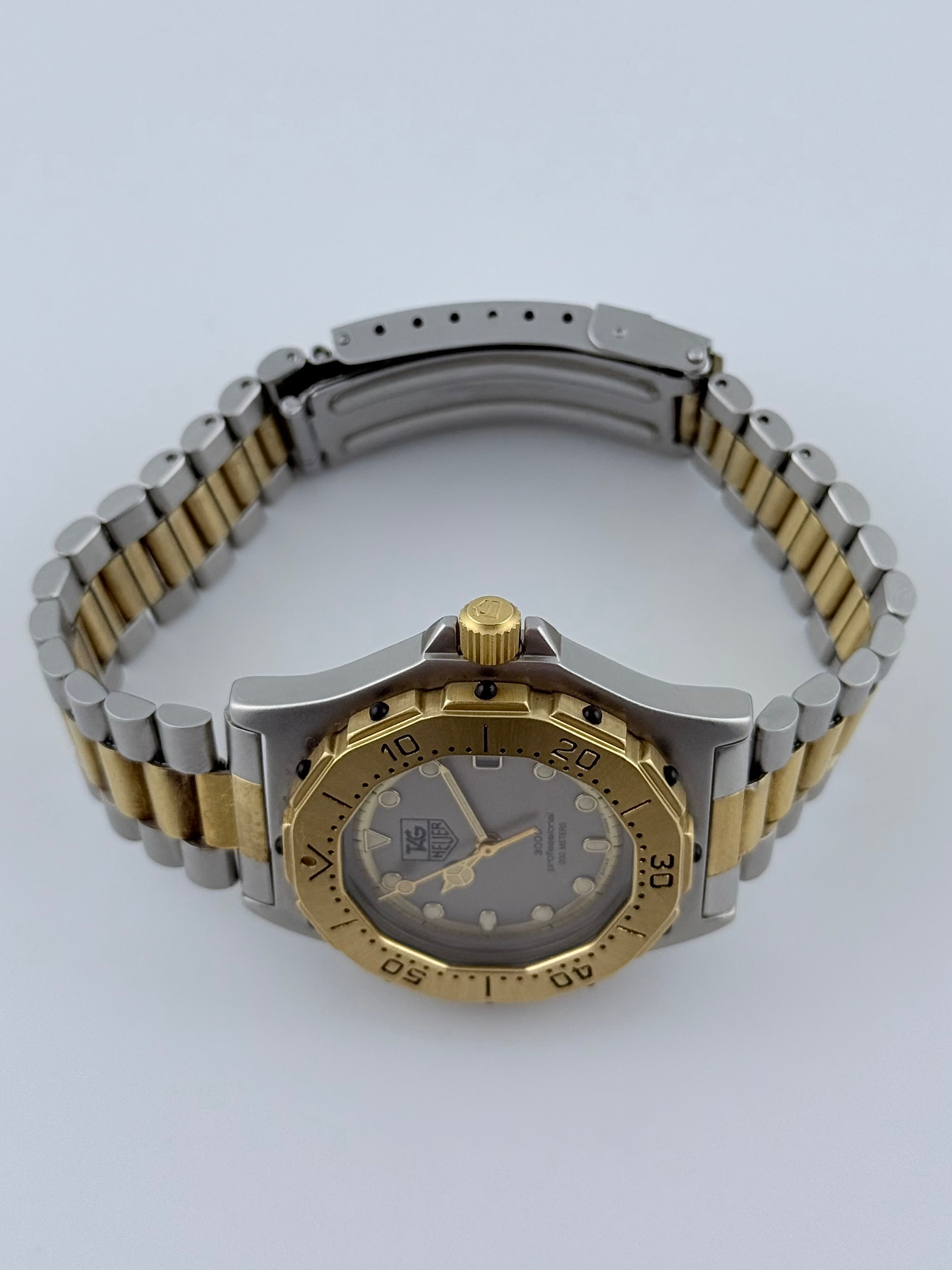 Tag Heuer Professional 3000 Quartz Date - 934.213 – The Wrist Watcher