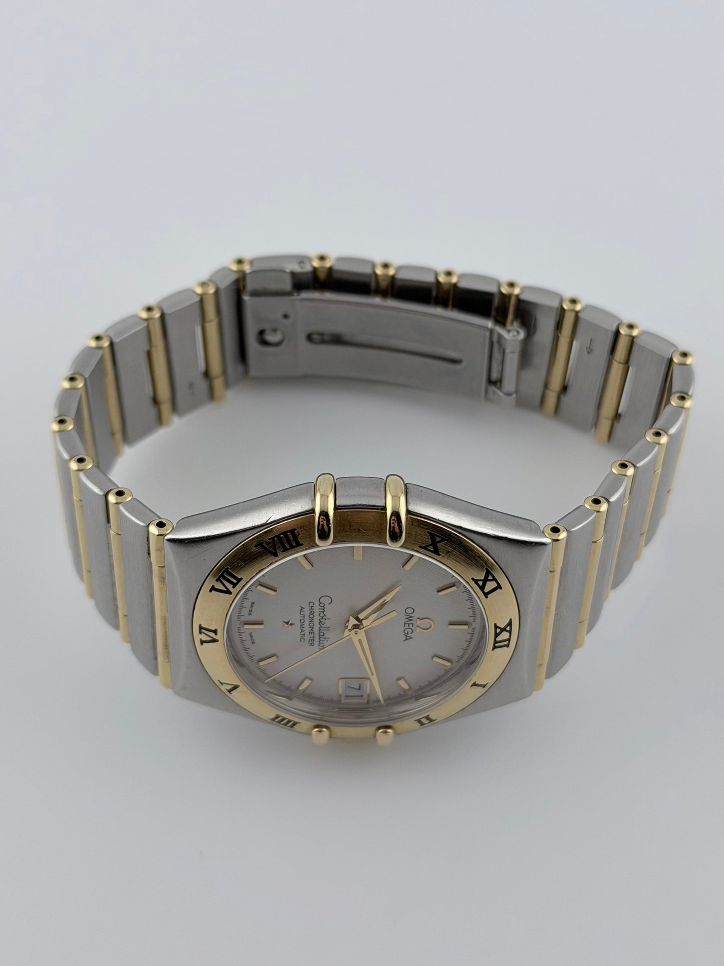 Omega Constellation Automatic Date 1202.30.00 - Box and Papers!
