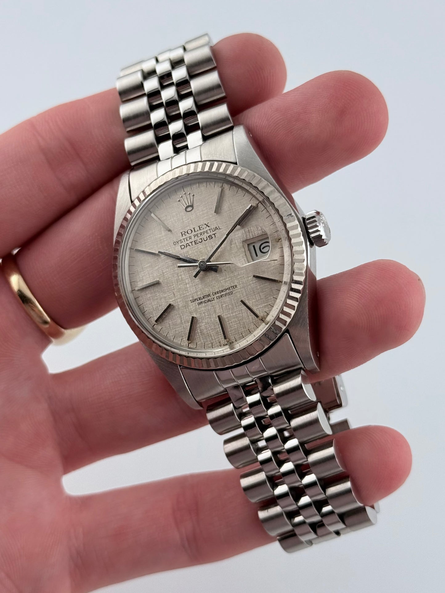 Rolex Datejust Oyster Perpetual - 16014 - White Gold Bezel - Linen Dial