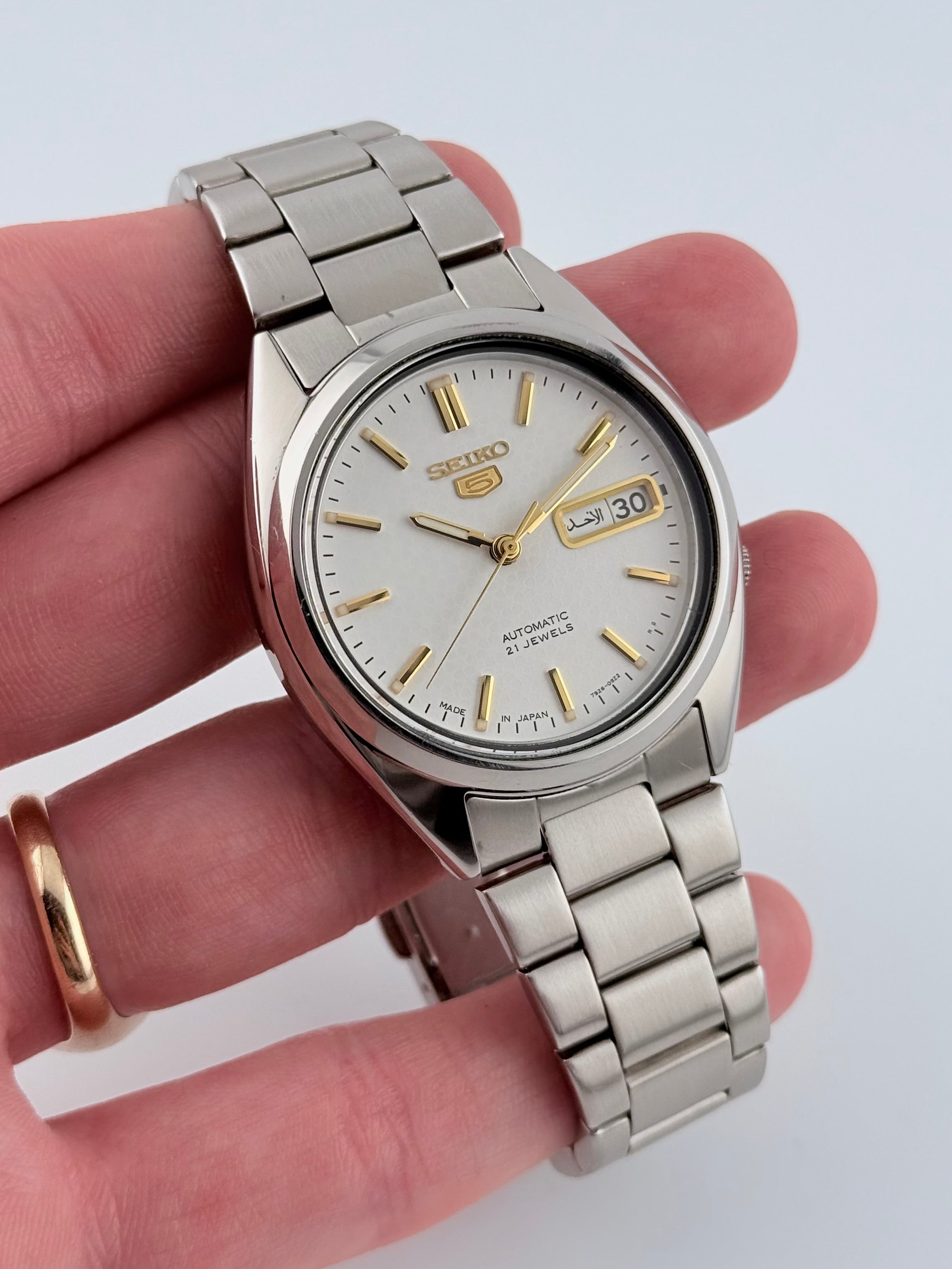 Seiko 5 Automatic - 7S26-0480 - Arabic Day – The Wrist Watcher