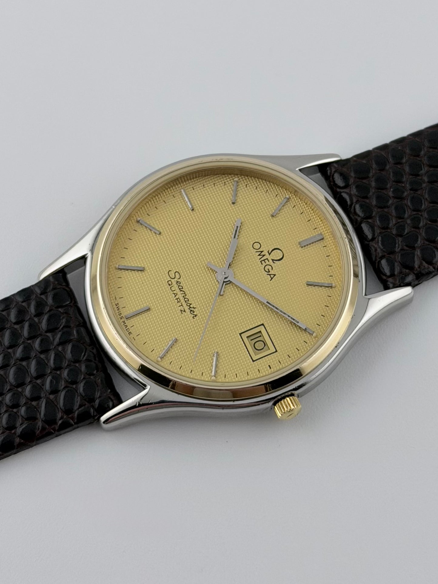 Omega Seamaster Quartz 196.0251 Date - Hobnail Dial