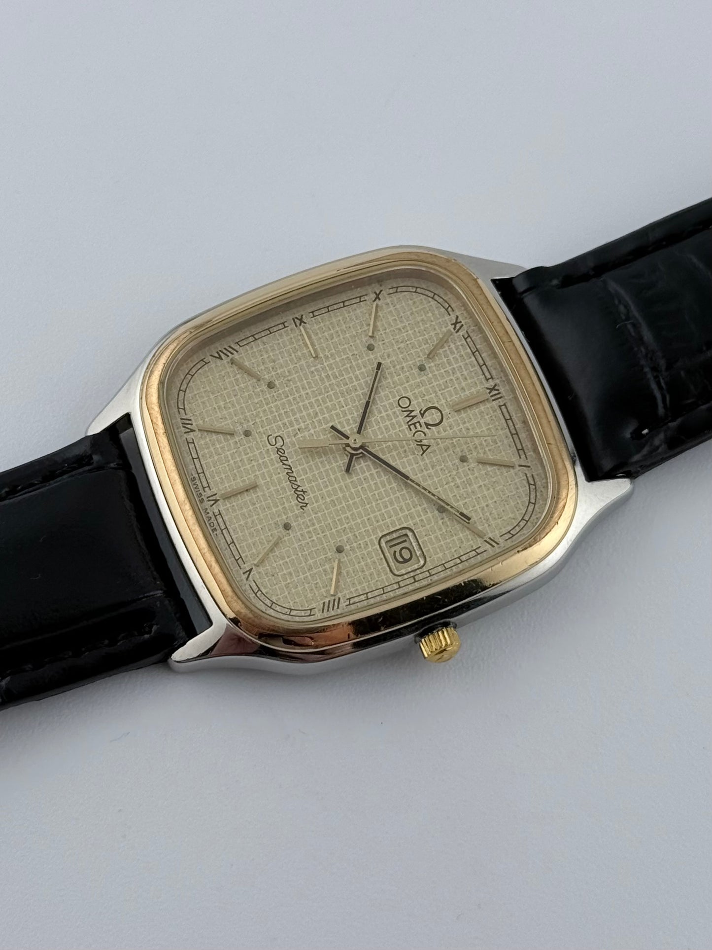 Omega Seamaster Quartz Date 396.1011 Waffle Stardust Dial