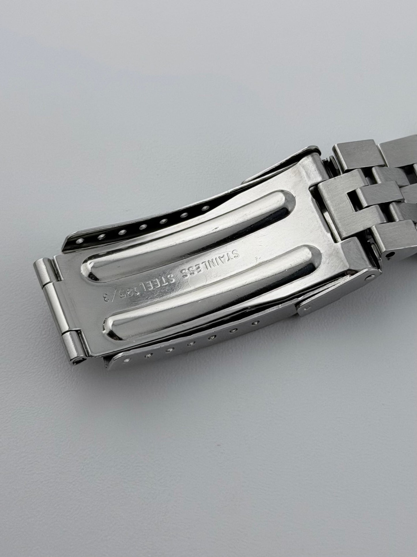 Tag Heuer Professional 1000 Quartz Date 200m 980.613N - Blue Dial