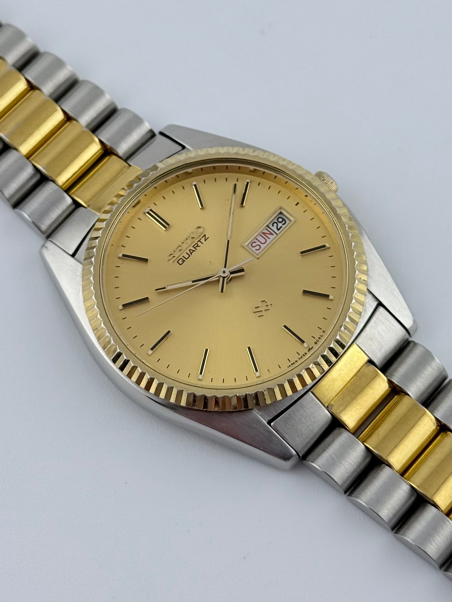 Seiko SQ Quartz Day-Date 5Y23-8A60