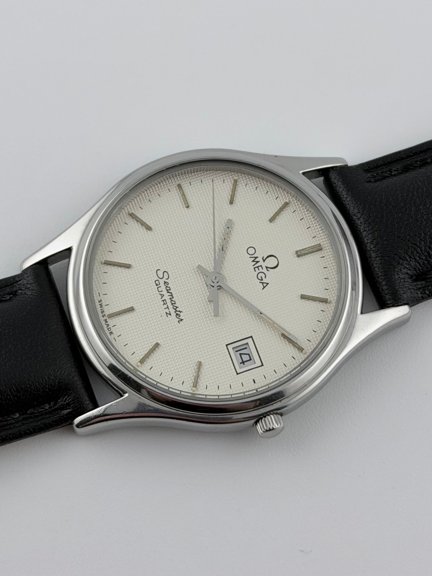 Omega Seamaster Quartz Date 196.0251 Hobnail Dial