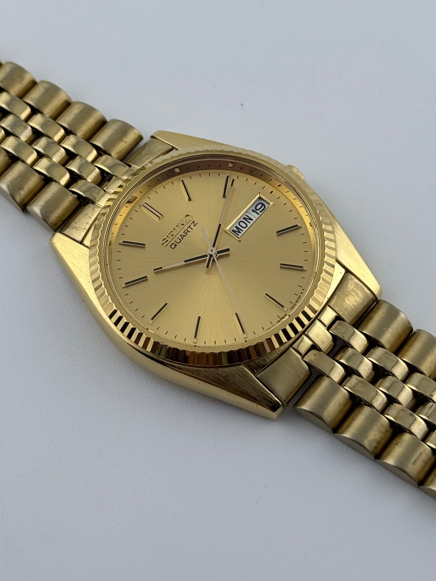 Seiko Quartz Day-Date 7N43-8111