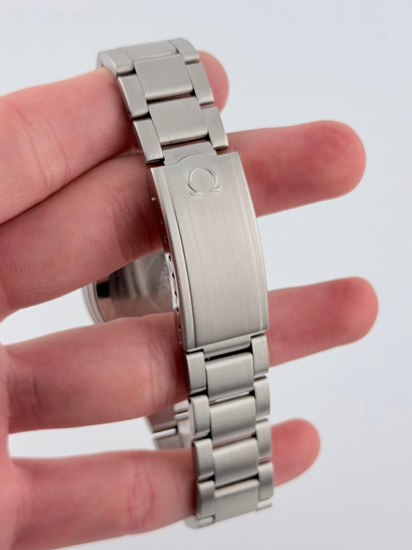 Omega Geneve Automatic Date 166.0173