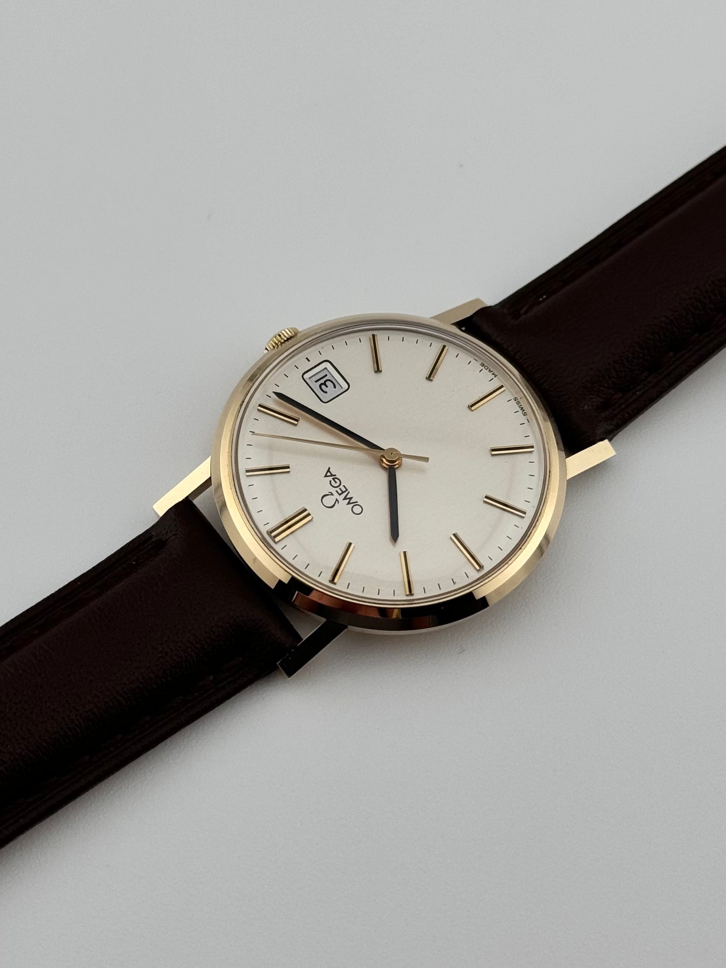 Omega Geneve Manual Wind 9ct Gold - 132.5017 - Original Box and Papers