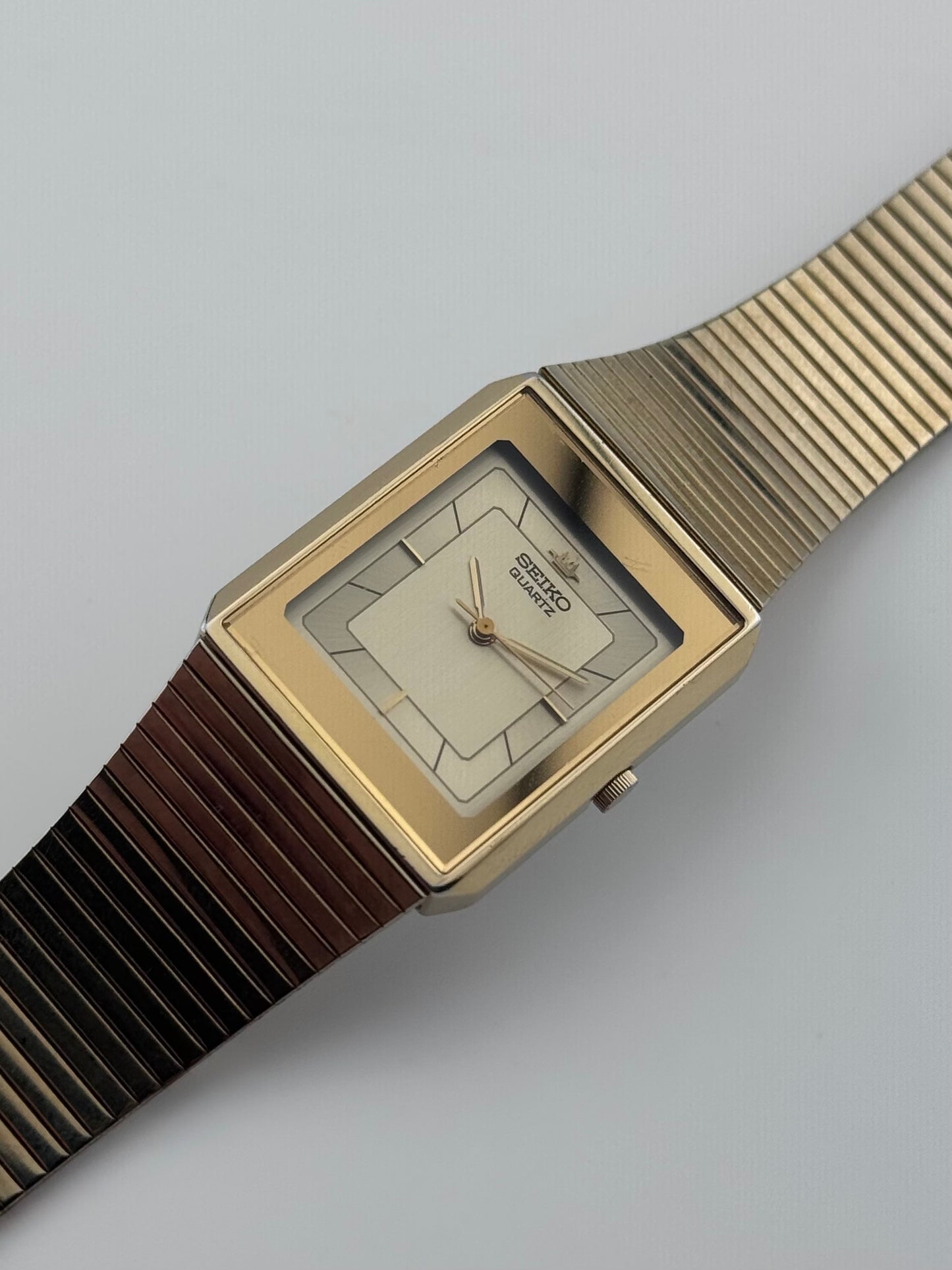 Seiko Tank Quartz 5Y31-5A60