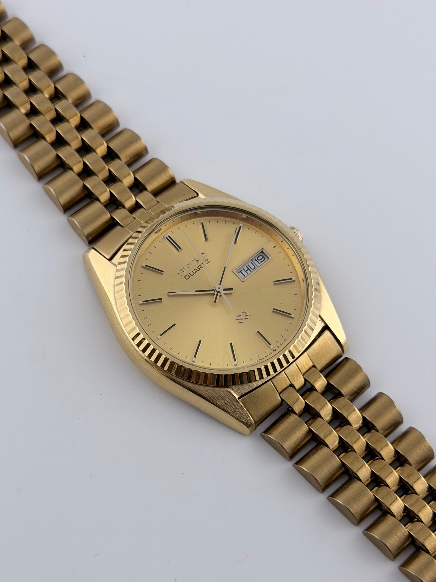 Seiko SQ Quartz Day-Date 5Y23-8A60 C34