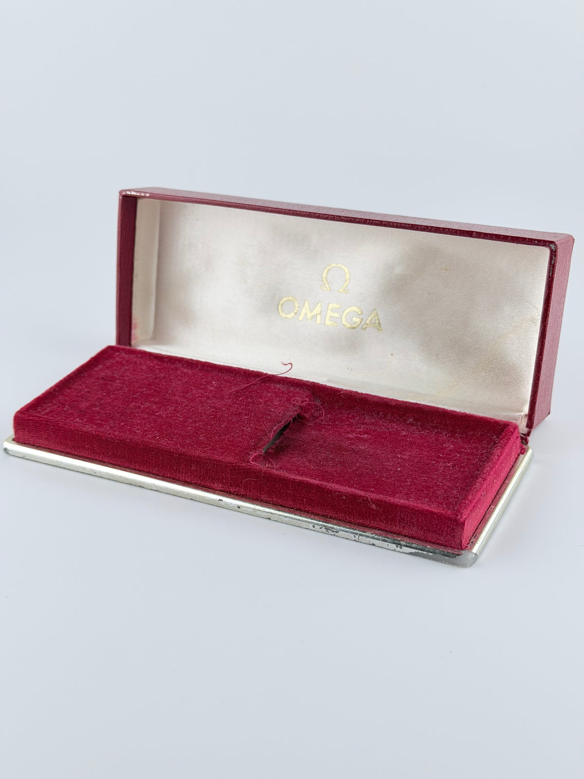 Omega Geneve Manual Wind  9ct Gold - 131.5016 - with original box!