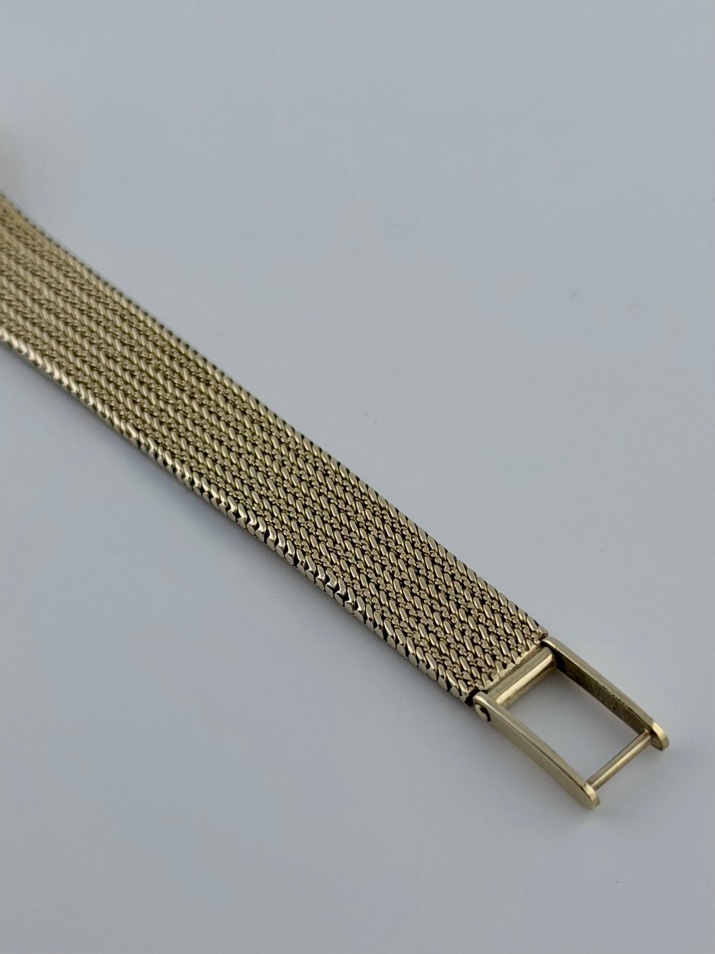 Omega Ladies Quartz 791.758.JE - RARE British Market Model - 9ct Gold - original Box