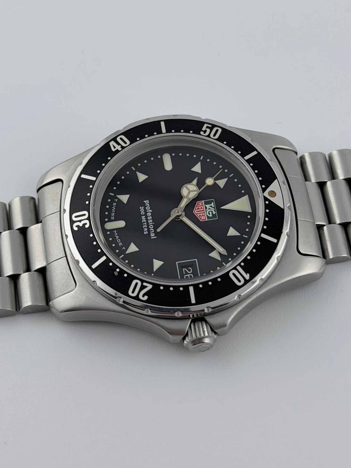Tag Heuer Professional 200m Quartz Date - 973.006F