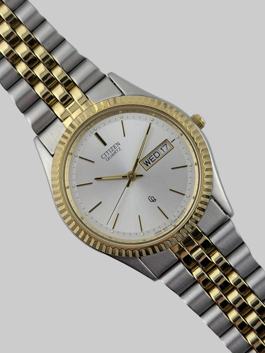 Citizen CQ Quartz Day-Date - 1102 R30258