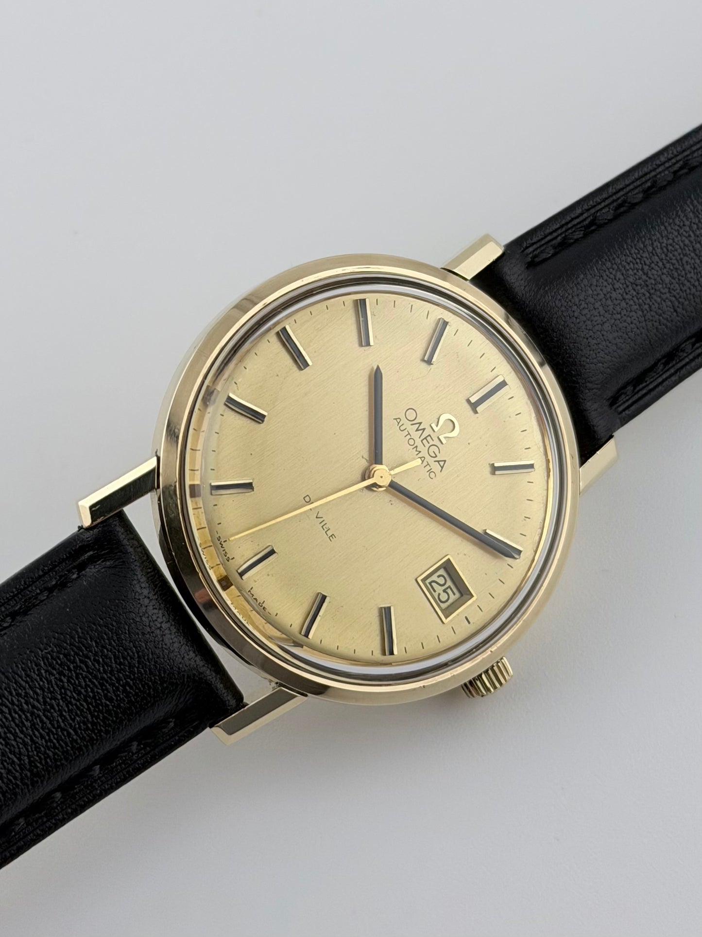 Omega De Ville Automatic Date 166.5161 - 9ct Solid Gold - Box and Papers!