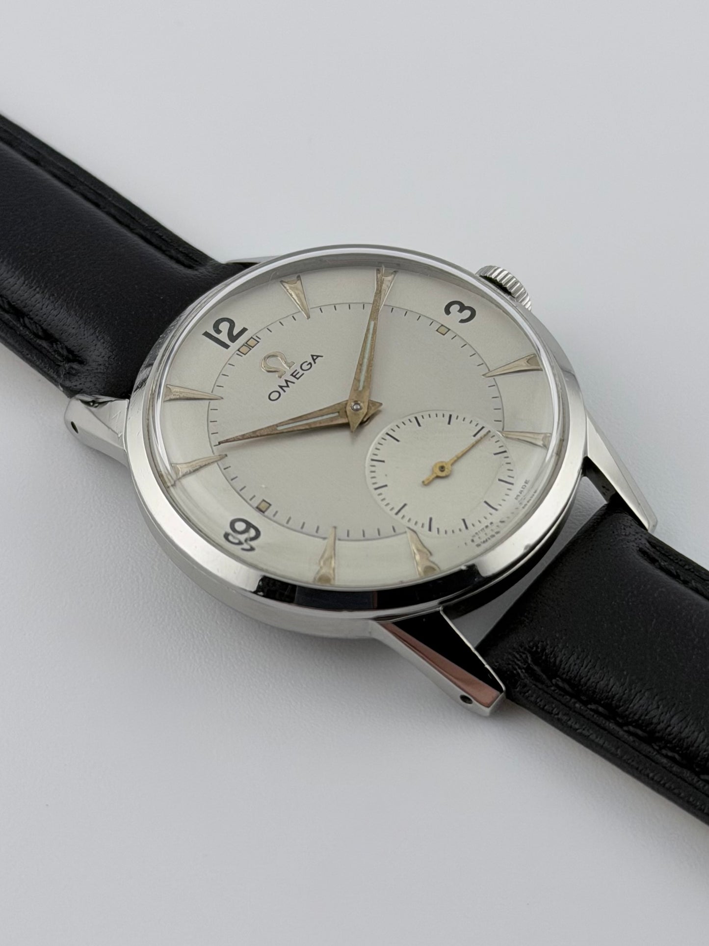 Omega Manual Wind - Sub Seconds - 2495-17