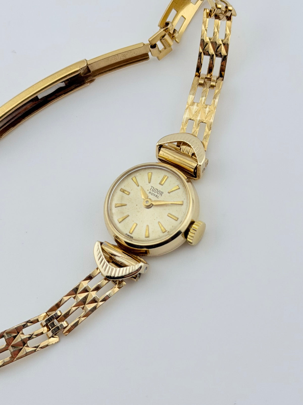 Tudor/Rolex Royal 9ct Manual Wind 1955 - Ladies - RARE - original Box