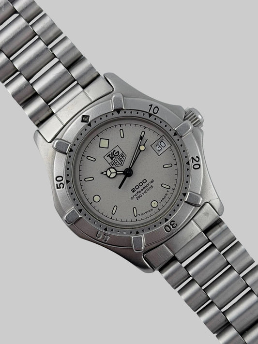 Tag Heuer Professional 2000 Quartz Date - 962.213
